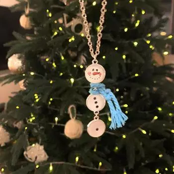 Рождественское ожерелье со снеговиком Праздничный кулон со снеговиком Ожерелье со свитером и шарфом Ретро для Рождества красный