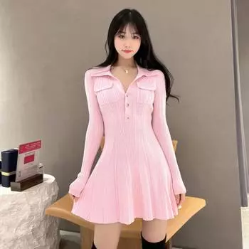 Розовая вязаная рубашка ранней весны с коротким тонким платьем с волнистым краем женская