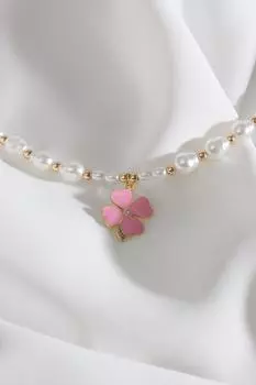 Розовое эмалированное жемчужное ожерелье с подвеской в виде клевера