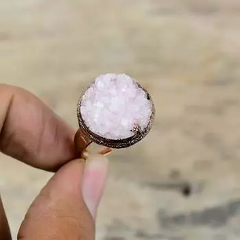 Розовое кольцо с друзами, медное кольцо, изготовленное гальваническим способом, регулируемое кольцо, кольцо из натурального драгоценного камня, ювелирные изделия, изготовленные методом гальванопластики, дизайнерское кольцо ручной работы, подарок на помолв