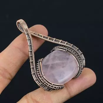 Розовый кварц Драгоценный камень Чистая медная проволока Обернутый дизайнерский кулон ручной работы Ювелирный подарок для любви 2.56 Inches розовый