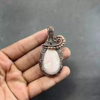 Розовый опаловый медный кулон, медная проволока, обернутая драгоценным камнем, медные украшения, дизайнерский кулон, подарок для нее, подарок для матери для нее, опаловый кулон розовый