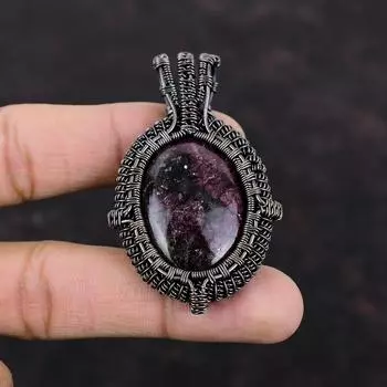 Розовый турмалин с драгоценным камнем Кулон из медной проволоки Ювелирные изделия из медной проволоки Дизайнерский кулон ручной работы для подарков Ювелирные изделия из розового турмалина