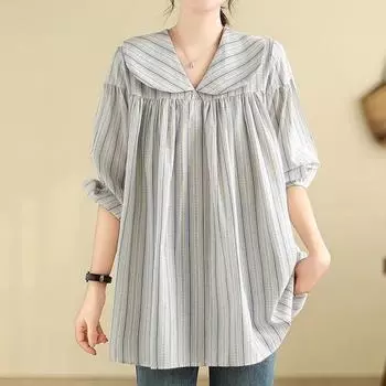 Рубашка больших размеров. Топ в полоску. Удобная свободная футболка с семью рукавами в полоску и V-образным вырезом. L белый