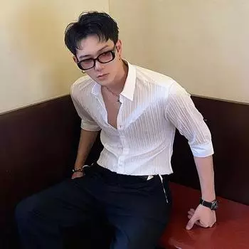 Рубашка Yapi Youth Personality Internet Celebrity с V-образным вырезом и средними рукавами для красивых мужчин, облегающая повседневная рубашка с воротником-стойкой в стиле хулиган M чёрный