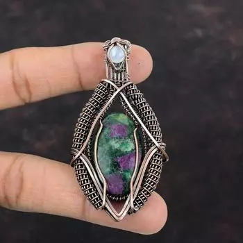 Рубиновый фукситовый кулон Медная проволока Кулон Изысканные ювелирные изделия Кулон ручной работы Радужный лунный камень Подвеска из драгоценного камня Медные украшения для подарка