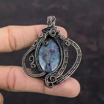 Рубиновый синий кианитовый кулон Медная проволока, обернутая кулоном, кулон с драгоценным камнем, медные украшения, кулон ручной работы, ювелирные изделия, подарок на помолвку