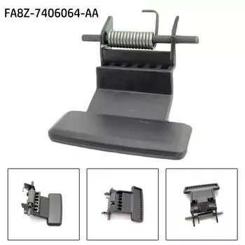 Ручка нападающего, черные детали салона автомобиля, передний центр