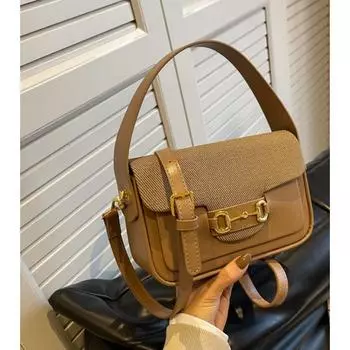 Ручная маленькая сумка в стиле ретро для отдыха, новинка 2023, модная легкая роскошная седельная сумка, корейская версия, маленькая квадратная сумка через плечо с диагональю