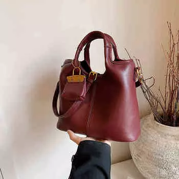 Ручная модная сумка-ведро большой вместимости для женщин, винтажная универсальная сумка через плечо, осень-зима, новая сумка через плечо для поездок на работу