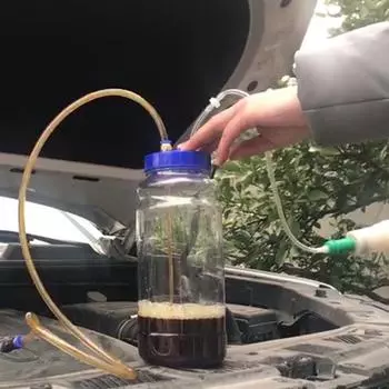 Ручной насос 2л. Бутылка для хранения. Удобный пластиковый ручной вакуумный насос для замены масла.