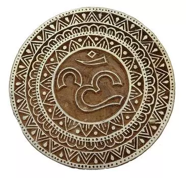 Ручной резной деревянный блок символа Ом Печатный штамп на дереве Блок текстильной марки Diameter 5.6 Inches коричневый