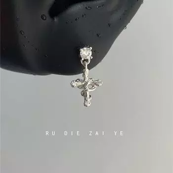 Rudie in the Wild Dark Dracula Cross Titanium Steel Ear Bone Stud Winding Small Snake Gyaru Wind Ear Worm Stud Earrings Dracula Cross [Silver One]]