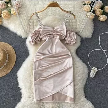 RUGOD 2022 летнее новое ретро платье на подтяжках с цепочкой и открытыми плечами, элитное атласное платье с открытыми плечами, утягивающее бедра