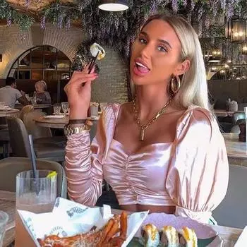 RUGOD 2022, летняя новая нишевая сексуальная футболка с одним словом, воротником-фонариком и пышными рукавами, эластичная футболка с высокой талией сзади, женский топ One Size