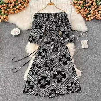 RUGOD 2022, весеннее новое ретро-платье с вырезом в елочку, открытыми плечами и талией, тонкое платье с принтом в национальном стиле, пляжное платье для отдыха на море One Size чёрный