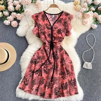 RUGOD Летнее женское платье с принтом Женские оборки с летающими рукавами и V-образным вырезом Трапеции длиной до колена Женская мода Короткий сарафан с цветами