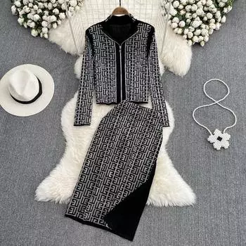 RUGOD Модный костюм в американском стиле ретро с воротником-стойкой бронзового цвета, облегающий топ на молнии, юбка из двух частей с высокой талией и разрезом One Size чёрный