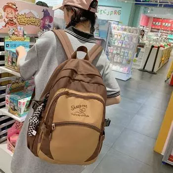 Рюкзак для школьников. Рюкзак для школьников младших классов. красный