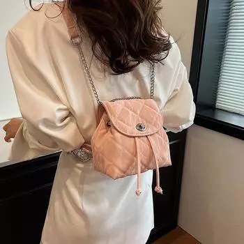 Рюкзак для женщин, модный 2024, новый серебряный высококачественный нишевый дизайн, сумка на цепочке, маленький женский рюкзак с ромбовидной сеткой