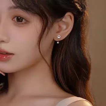 S925 Посеребренные шпильки Не снимаются Компактные ушные косточки Серьги Серьги со следами домашних животных Темпераментные сладкие винты Закрученные шпильки с когтями котенка