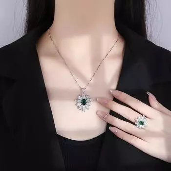 S925 Серебряная игла Популярный комплект ювелирных изделий для имитации Набор зеленых сокровищ для женщин