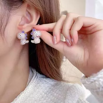 S925 серебряные иглы модные новые серьги свежие серьги девичьи сердечки милые маленькие серьги-гвоздики в виде динозавра зелёный