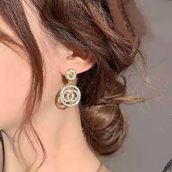 S925 Серебряные иглы знаменитостей с маленьким ароматом жемчужного круга, темпераментные универсальные серьги, индивидуальный нишевый дизайн, украшения для ушей