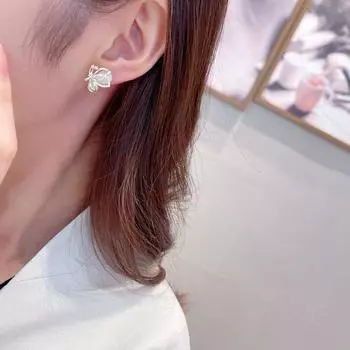 S925 silver needle niche temperament fashion high sense new earrings super fairy sweet temperament opal butterfly stud earrings золотой