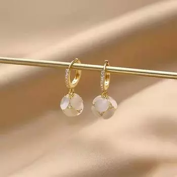 S925 Silver Needle Temperament High Grade Earrings Women s Vintage Design Sense Pearl Earrings Net Red Popular Earrings