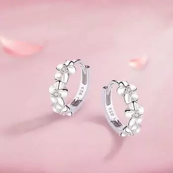 S925 Sterling Silver Flowers Ear Clip Female South Korea Minimalist Camellia Zircon Earrings Girlfriends Earrings Earrings Student Earrings A pair of Alice earrings