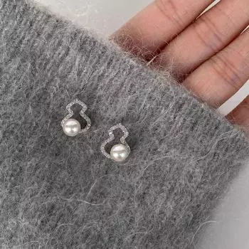 S925 Sterling Silver New Chinese Style Gourd Pearl Stud Earrings for Women Elegant Unique Earrings Special-Interest Design Fancy Earrings A pair of gourd pearl earrings