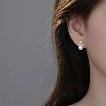 S999 Серьги-гвоздики из чистого серебра с клеверным жемчугом для женщин. Особый дизайн. Высококачественные легкие роскошные серьги. Элегантный женский темпераментный орнамент. Pure Silver Clover Pearl