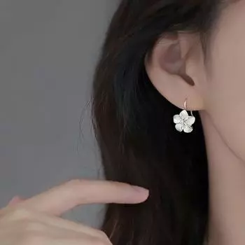 S999 Sterling Silver Flowers Ear Hanging Fancy Design Niche Style Simple and Light Luxury Diamond Easiest for Match Female New Studs Earrings Flower ear hanging a pair