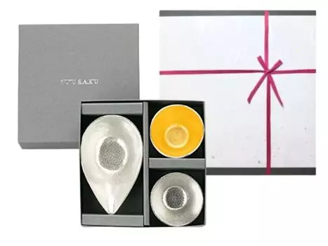 с японской маленькой чашкой катакучи Nousaku, оловянная золотая и серебряная [упаковочная бумага] - + - / KS=G