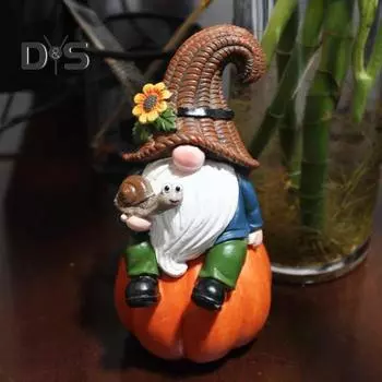 Садовая тыква Гном Фигурка держащая улитку Сидящий гном Эльф Статуэтка из смолы Скульптура для дома и улицы День благодарения Праздник урожая Осень Рабочий стол A