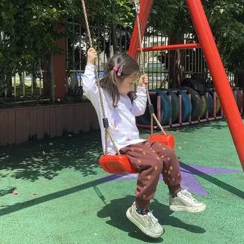 Садовые качели, детские подвесные сиденья, игрушки, летающая игрушка с регулируемой высотой тросов, игрушки для дома и улицы, качели с радужной изогнутой доской красный