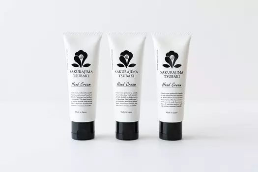 SAKURAJIMA TSUBAKI Sakurajima Tsubaki Масло камелии и Sakurajima Новый уход за кожей с использованием множества благословений Крем для рук 50 г x набор ~ komikan. Сакурадзима