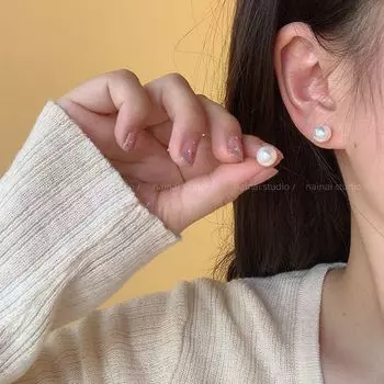 Same Style as Fever! Shijia Glass Pearl Stud Earrings ~ High-Grade Light Luxury French style Temperament Earrings Ear Piercing Earrings 8mm silver needle