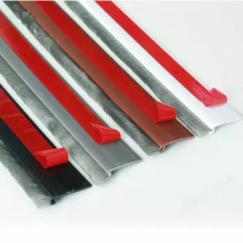 Самоклеящаяся поддверная заглушка с щеткой для тепло- или холодного воздуха, встроенная шумоизоляция для дверного проема 39 Д/2 Ш серый