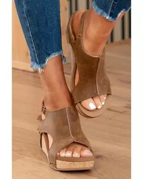 Сандалии Azura Exchange из кожи с заклепками на танкетке 41 EU коричневый