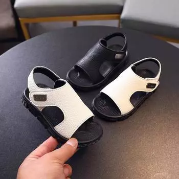 Сандалии для детей и мальчиков, новинка 2023 года, сшитые вручную летние детские пляжные туфли маленького и среднего размера с мягкой подошвой, нескользящие детские пляжные туфли с открытым носком 21 чёрный