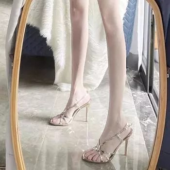 Сандалии для девочек 2025 года, новые золотистые босоножки на высоком каблуке с открытым носком, односложная пряжка, шпилька с юбкой, высокие каблуки в стиле феи 34