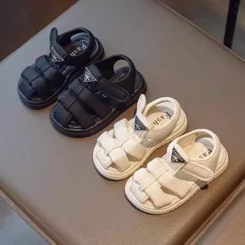 Сандалии для мальчиков и девочек, лето 2024 г., новые модные детские однотонные нескользящие туфли на липучках, мягкая подошва, универсальные металлические украшения 23 белый