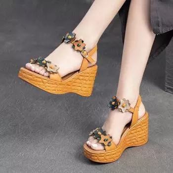 Сандалии Johnature на танкетке с цветочной пряжкой, универсальная женская обувь из натуральной кожи в стиле ретро 34 бежевый