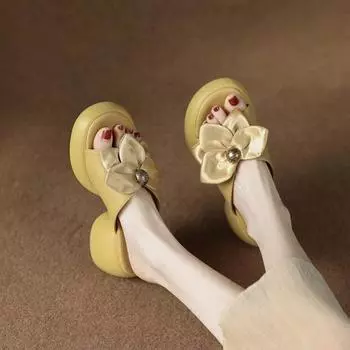 Сандалии Kawaii милые женские тапочки мягкие туфли для женщин на открытом воздухе высокие каблуки до 5 см кожаные сабо нескользящие 2024 роскошь 39 35