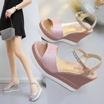 Сандалии на толстой подошве для женщин, тапочки на платформе с носком, лето 2024, горячая распродажа, тренд, сандалии на высоком каблуке, женские дизайнерские сандалии 35 золотой