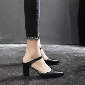 Сандалии на толстом каблуке с острым носком. Модная и универсальная рабочая обувь. 34 чёрный