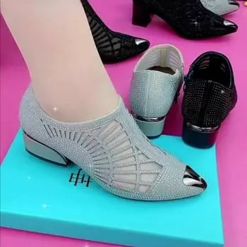 Сандалии на высоком каблуке из сетчатой пряжи с выемками и бриллиантами, дышащий низкий каблук с заостренной головкой, новая мода лета 35 чёрный