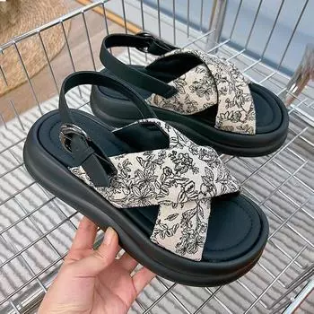 Сандалии в стиле «китайский шик» 2025 года, летние новые женские сандалии с пряжкой и плоским дном, женские сандалии с открытым носком, маленькие ароматные пляжные сандалии для женщин 35 чёрный